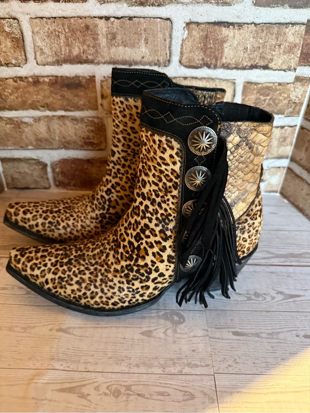 Double D Ranch Leopard Print Skat Kat